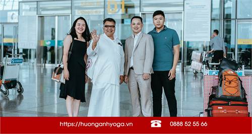 Chủ tịch Liên minh Yoga thế giới rời Việt Nam