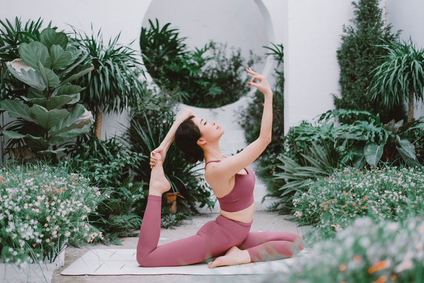 Hà Nguyễn từ bỏ lương khủng theo đuổi đam mê yoga tìm lại chính mình