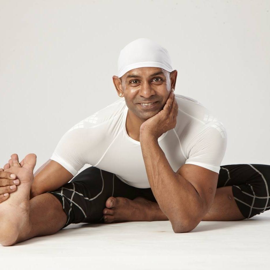 Bài tập yoga của Master Kamal