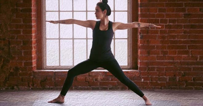 Những tư thế yoga giúp tăng cường sự dẻo dai và chắc khỏe xương - Ảnh 1.