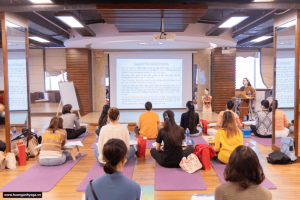 KHAI XUÂN LỚP HỌC TRIẾT LÝ YOGA, YOGA SUTRA CÙNG MASTER DIỄM HƯƠNG TRONG KHÓA ĐÀO TẠO HLV YOGA 200H K91
