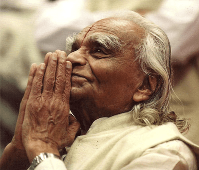 B.K.S IYENGAR – NHÀ SÁNG LẬP IYENGAR YOGA