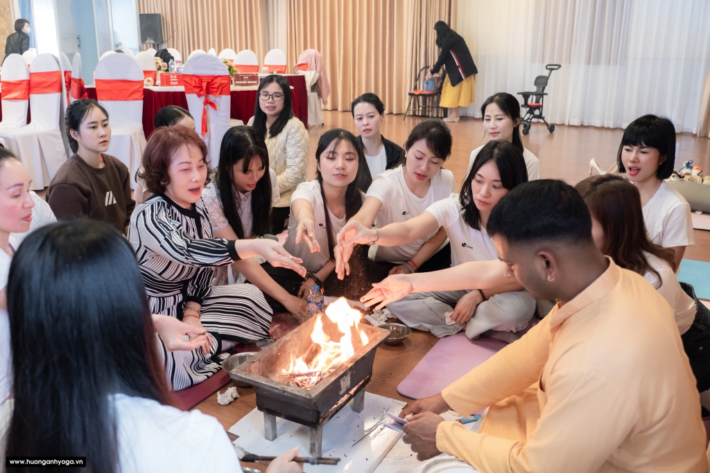 Hương Anh Yoga Academy