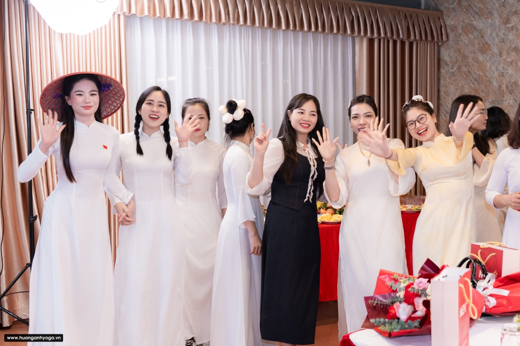 Hương Anh Yoga Academy